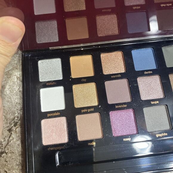 HollyWood Pro fusion Eyeshadow Palette New 24 Colors Profusion - Picture 2 of 6